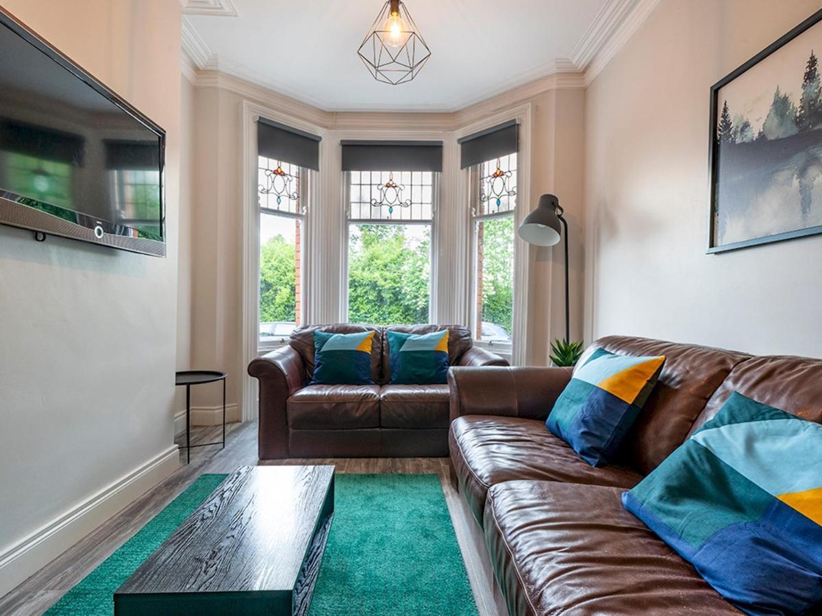 Pass The Keys Beautiful 4br Restored Red Brick Cafes And Park Belfast