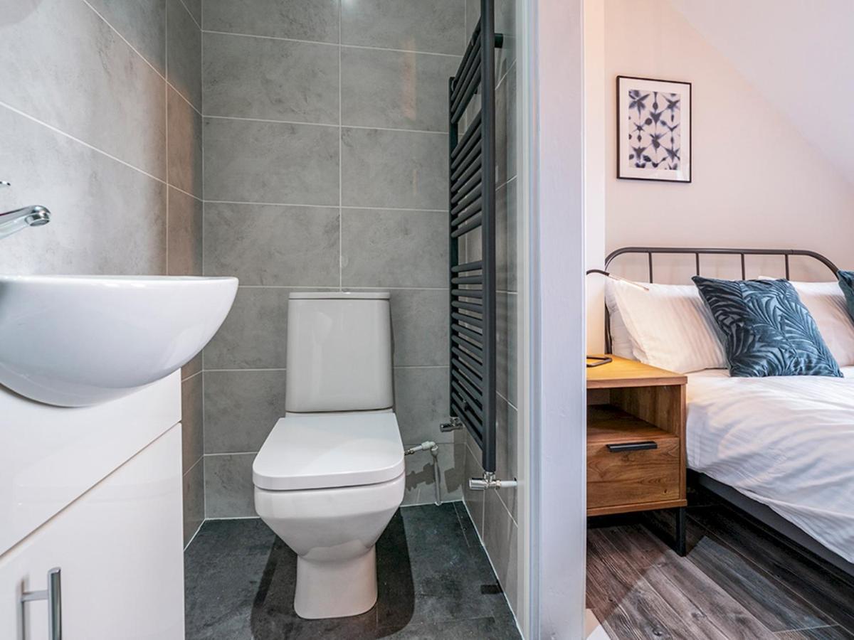 Pass The Keys Beautiful 4br Restored Red Brick Cafes And Park Holiday home Belfast