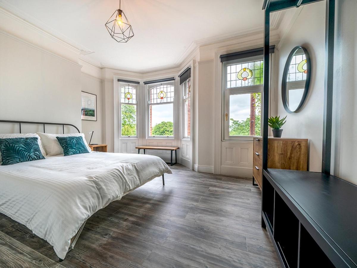 Holiday home Pass The Keys Beautiful 4br Restored Red Brick Cafes And Park *