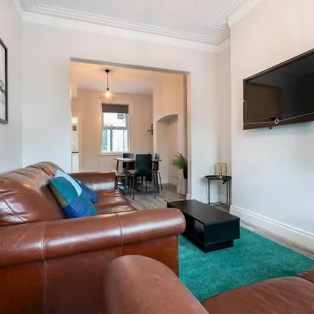 Pass The Keys Beautiful 4Br Restored Red Brick Cafes And Park Belfast Exterior photo