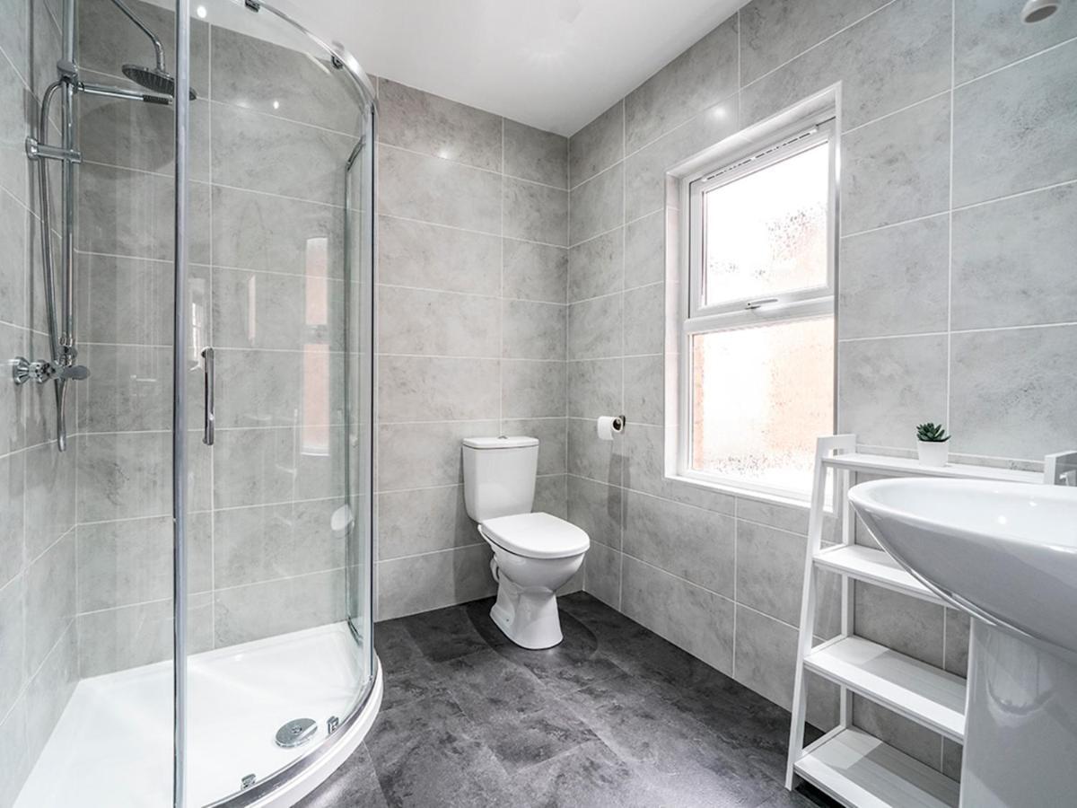 Дом отдыха Pass The Keys Beautiful 4br Restored Red Brick Cafes And Park *